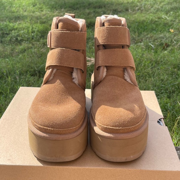 UGG Chestnut Neumel Platform Chukka Boots - Picture 2 of 4